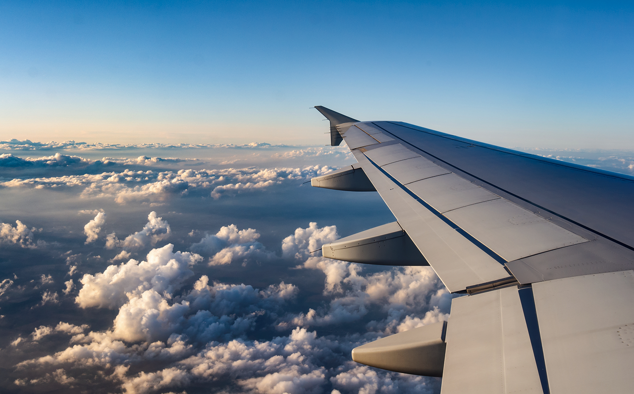 搭機到巴里國際機場